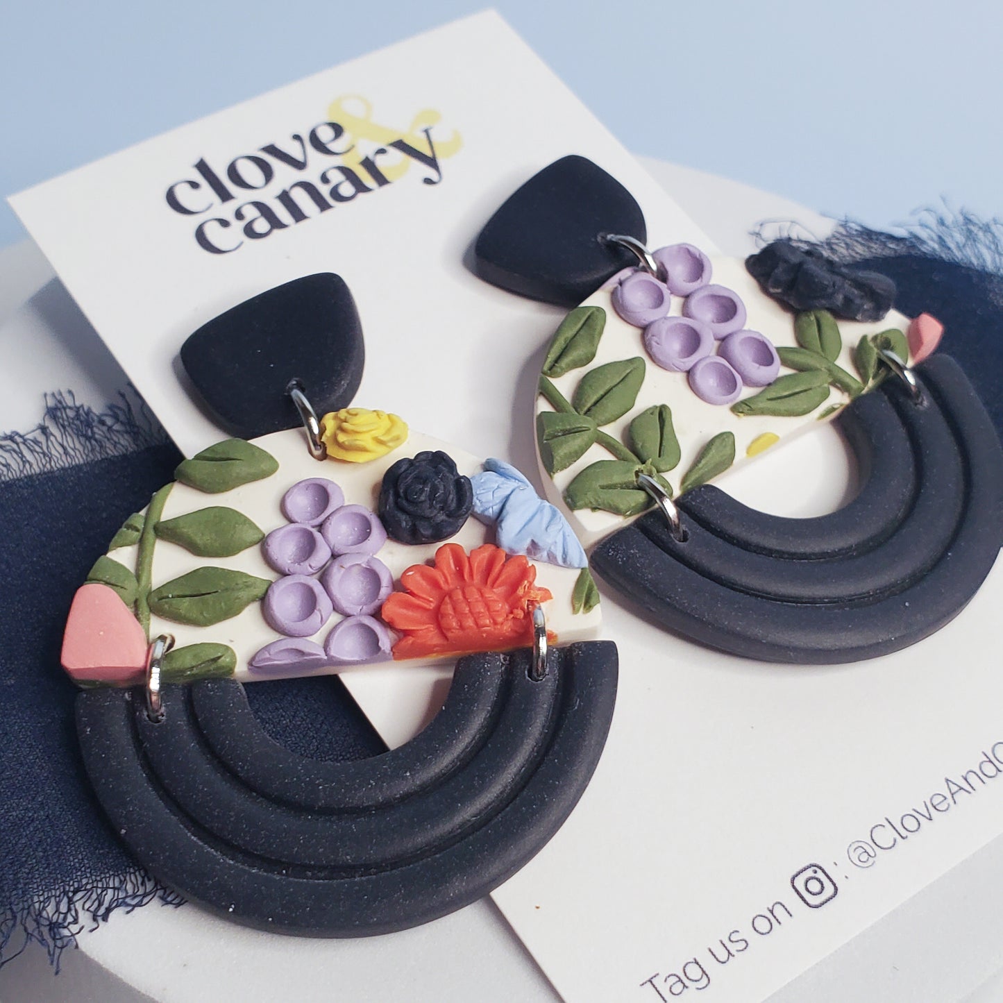 Embossed Circle Floral Dangle Earrings - Dark Blue