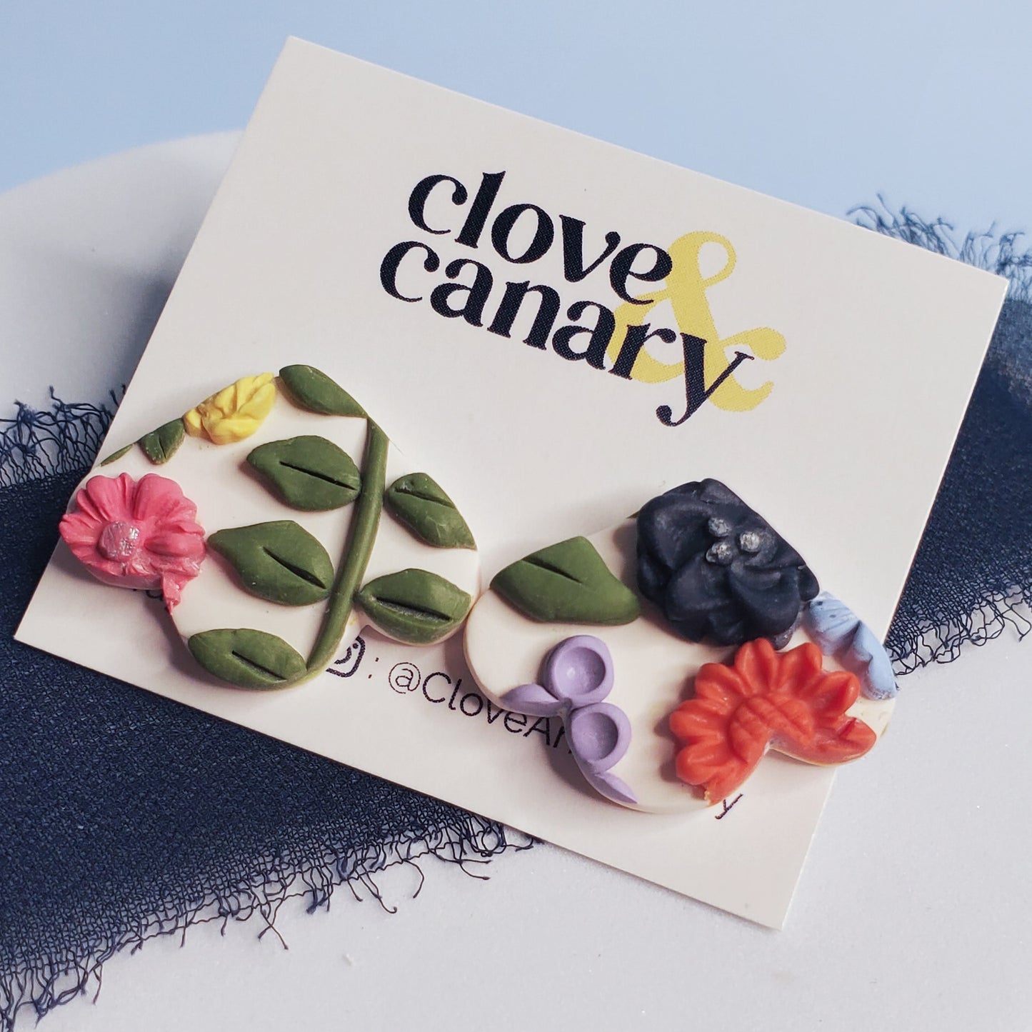 Scallop Floral Stud Earrings - Multicolor Flower