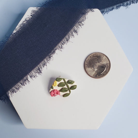 Scallop Floral Stud Earrings - Multicolor Flower